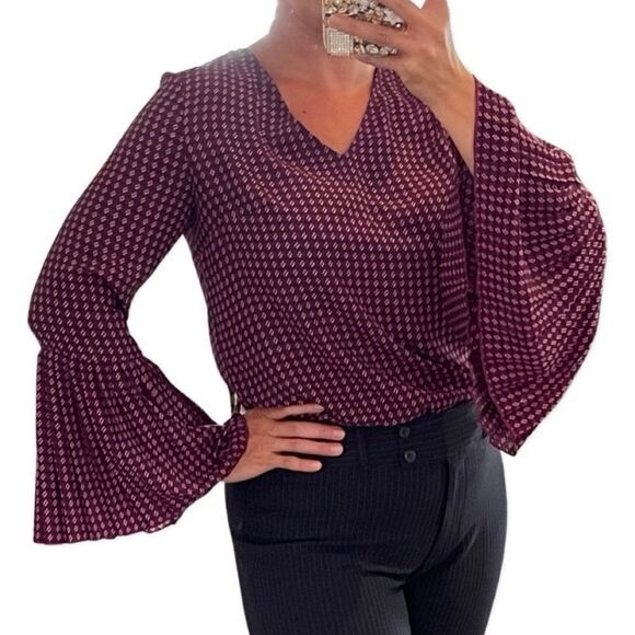 Banana Republic Tops - Banana Republic blouse  Sz M poly long sleeve with pleat  black  pink  burgundy